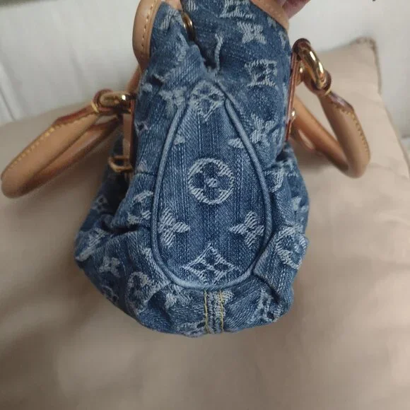 PRISTINE DISCONTINUED Louis Vuitton 💙💙Denim Pleaty mini~Wow! ✨ - Picture 4 of 16